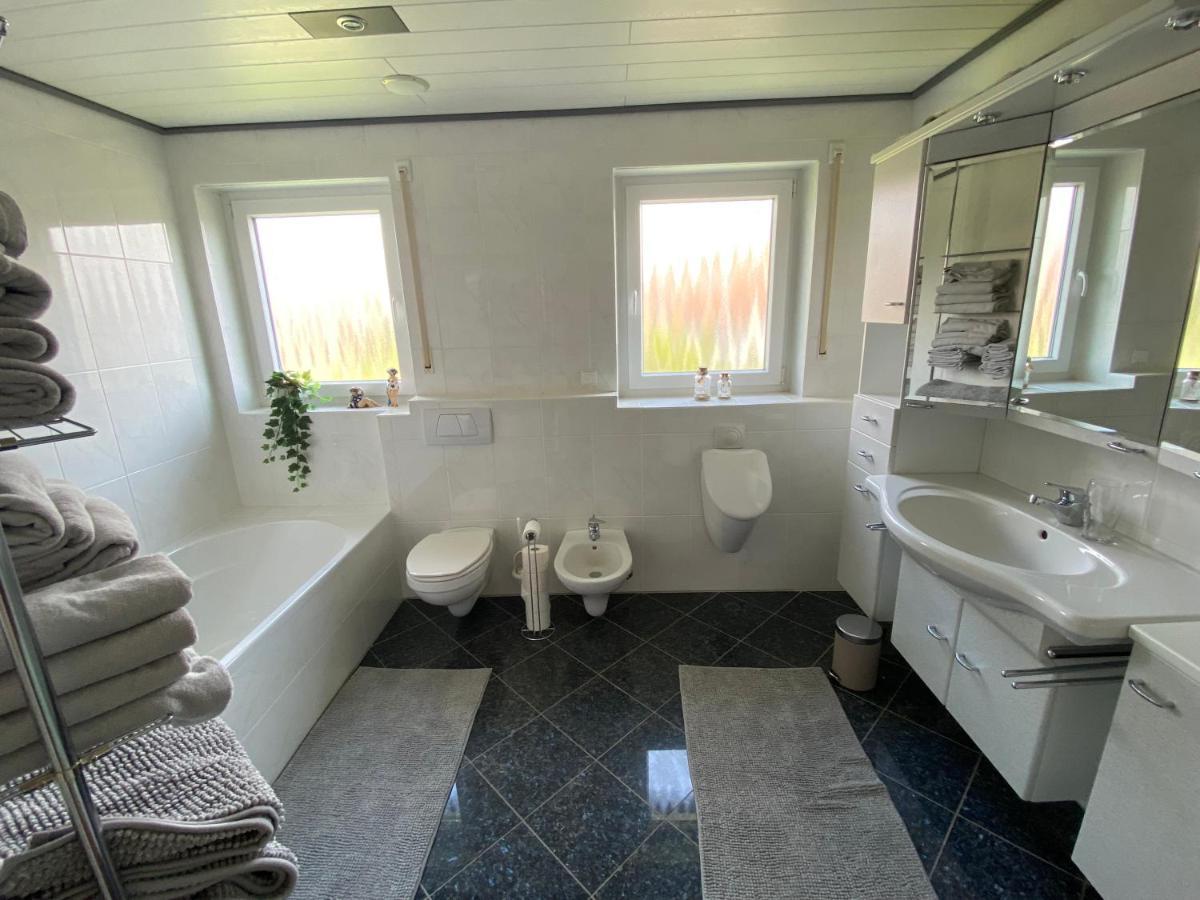 Tolle Ferienwohnung in Löffelsterz Schonungen Exterior foto